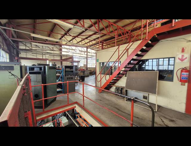 1,850M² FACTORY FOR SALE IN ANDERBOLT